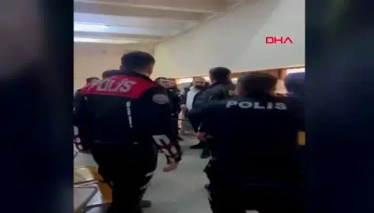 Bursa'da Mahkeme Salonunda Silahlı Saldırı: Yaralılar Var!
