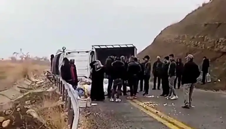 Siirt'te Kamyonet Devrildi, Yaralanan Yok
